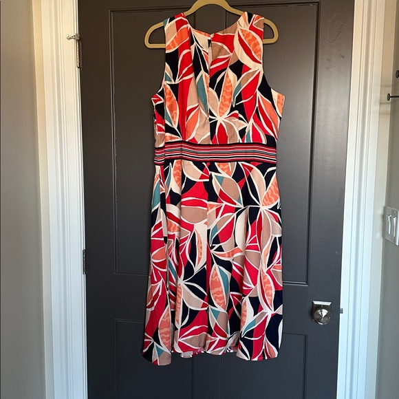 Chetta B Vibrant Leaf Print Midi Dress Sleeveless Lined Sz 18 Colorful Fit&Flare - Picture 3 of 10